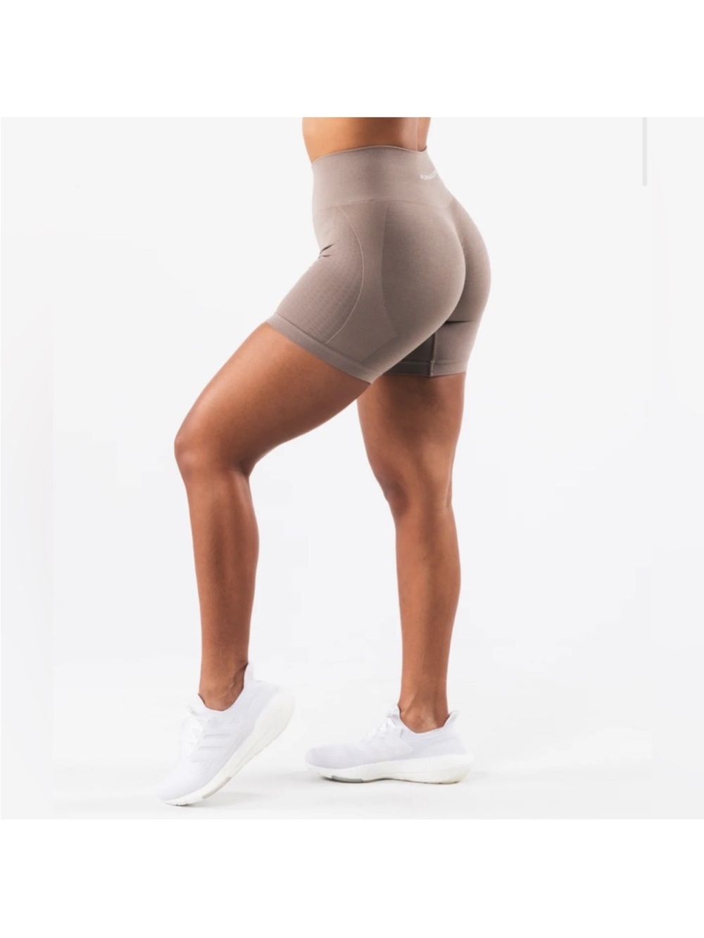 Women’s Alphalete Amplify Contour Shorts Mocha Brown Size M